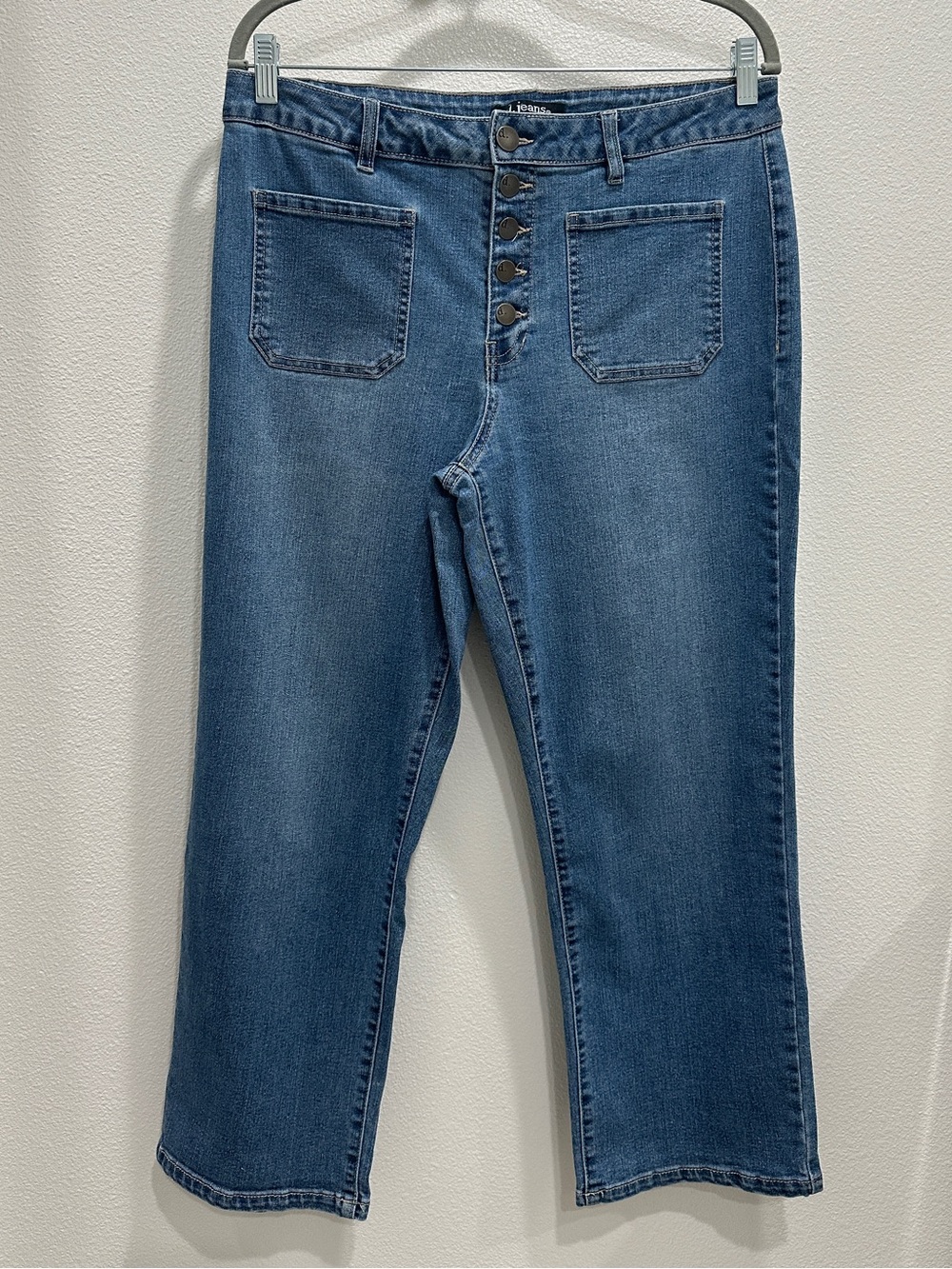 d. jeans Women's Straight-Leg Button-Fly Medium Blue Jeans